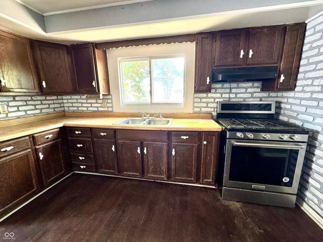 39 Martinsville Street, Greencastle, IN 46135