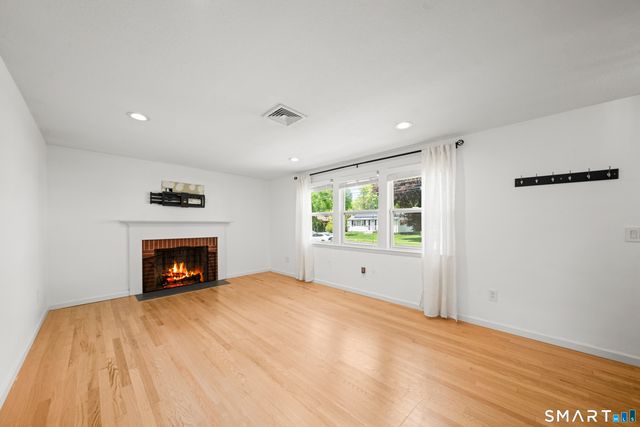 152 Somerset Street, West Hartford, CT 06110