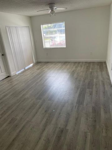 455 NE 210th Cir Ter 102-18, Miami, FL 33179
