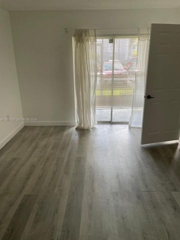 455 NE 210th Cir Ter 102-18, Miami, FL 33179