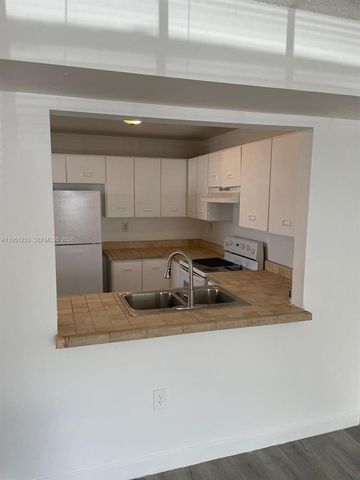 455 NE 210th Cir Ter 102-18, Miami, FL 33179