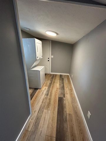 600 W Hodge Avenue, Lansing, MI 48910