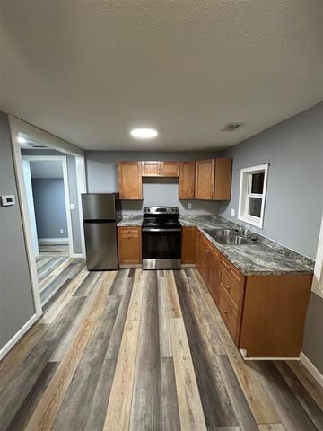 600 W Hodge Avenue, Lansing, MI 48910