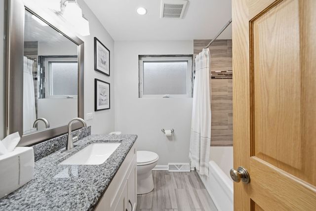 11001 S Albany Avenue, Chicago, IL 60655