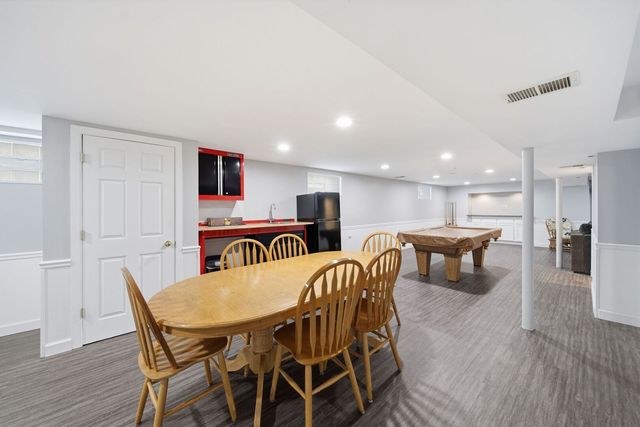 11001 S Albany Avenue, Chicago, IL 60655