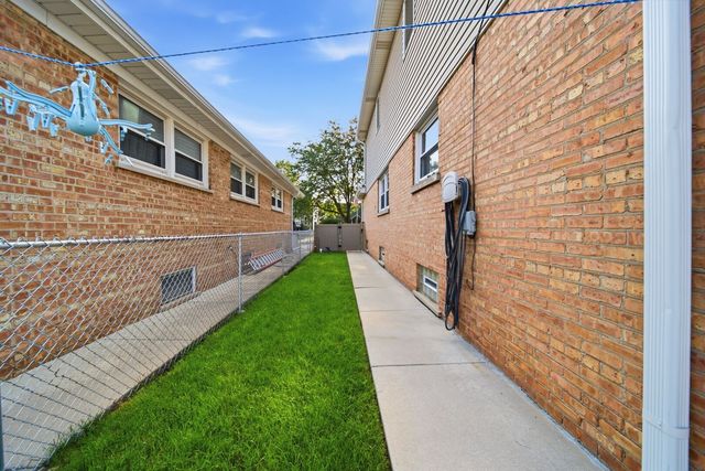 11001 S Albany Avenue, Chicago, IL 60655