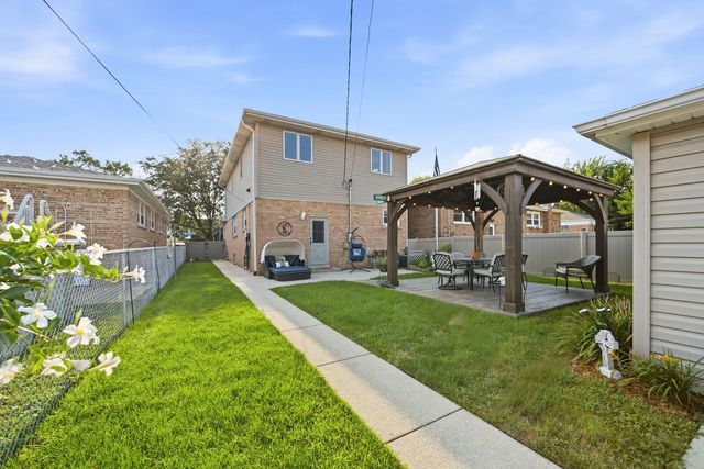 11001 S Albany Avenue, Chicago, IL 60655