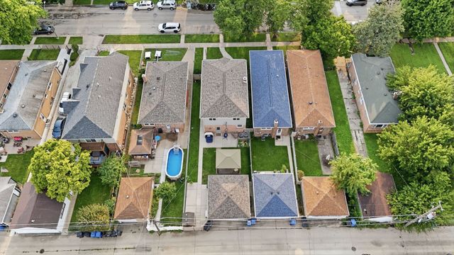 11001 S Albany Avenue, Chicago, IL 60655
