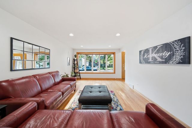 11001 S Albany Avenue, Chicago, IL 60655