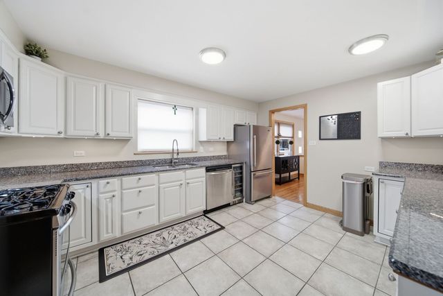 11001 S Albany Avenue, Chicago, IL 60655