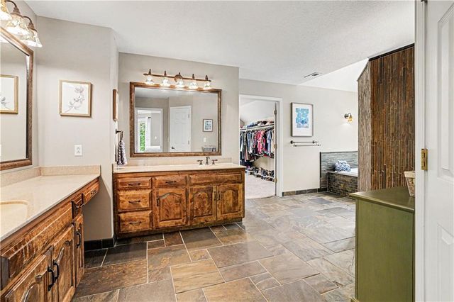 4209 N 113th Court, Kansas City, KS 66109