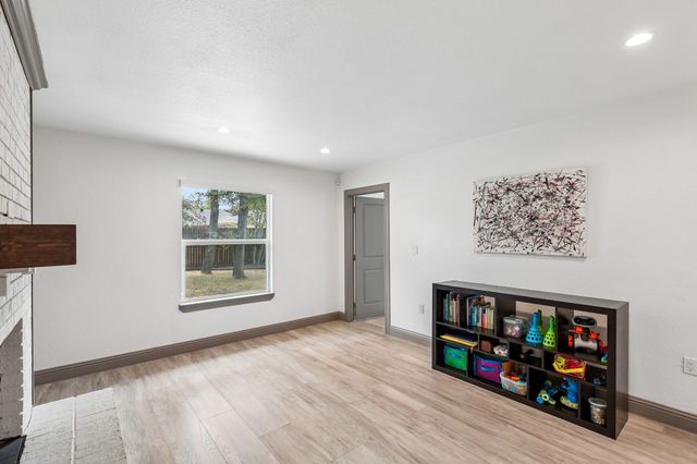 5216 Ashbrook Road, Dallas, TX 75227