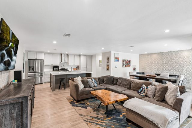 5216 Ashbrook Road, Dallas, TX 75227