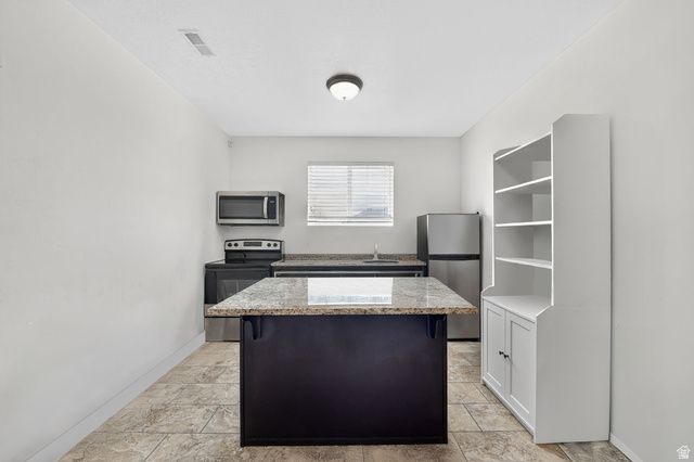 11247 S GREAT NECK DR, South Jordan, UT 84009