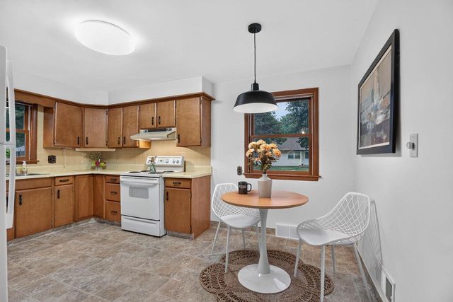 926 E BYRD STREET, Appleton, WI 54911