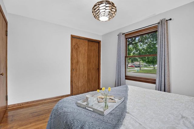 926 E BYRD STREET, Appleton, WI 54911