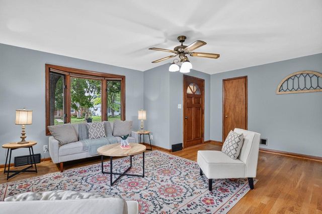 926 E BYRD STREET, Appleton, WI 54911