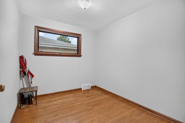 926 E BYRD STREET, Appleton, WI 54911