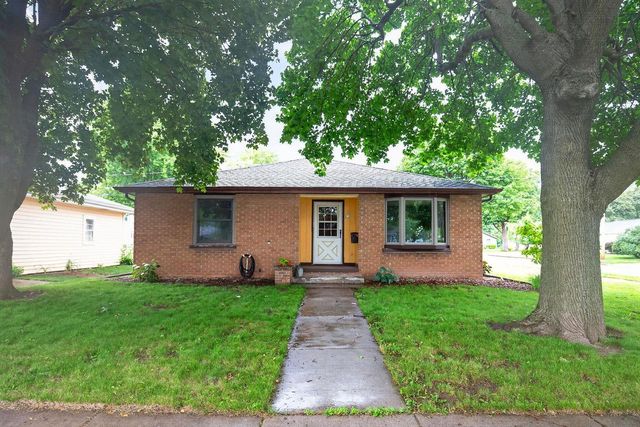 926 E BYRD STREET, Appleton, WI 54911