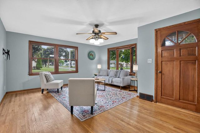 926 E BYRD STREET, Appleton, WI 54911