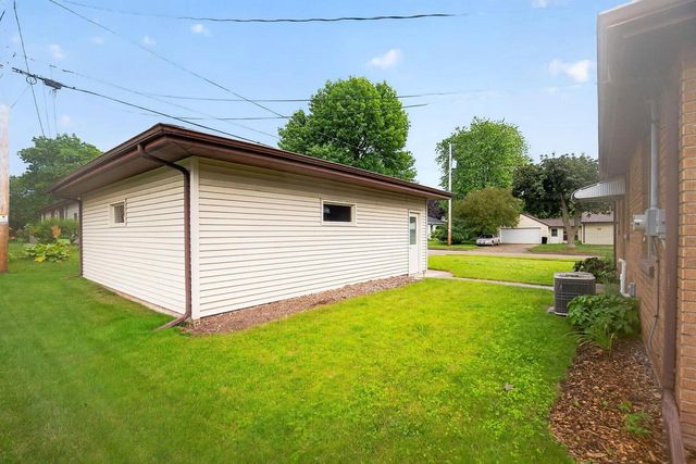 926 E BYRD STREET, Appleton, WI 54911