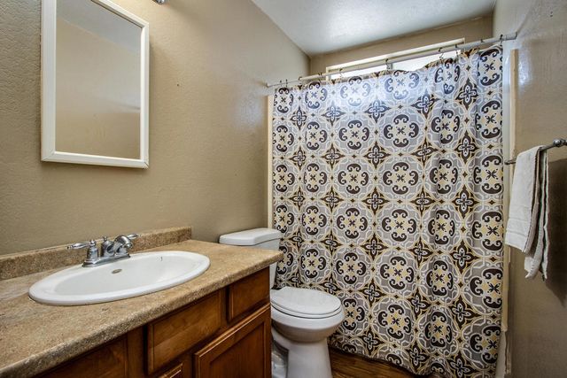 7120 Cholla Avenue, Yucca Valley, CA 92284