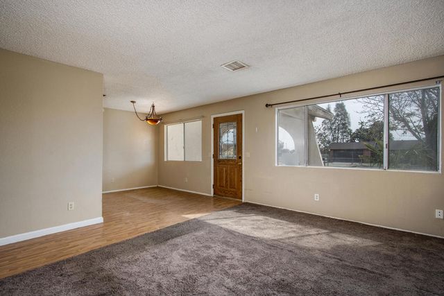 7120 Cholla Avenue, Yucca Valley, CA 92284