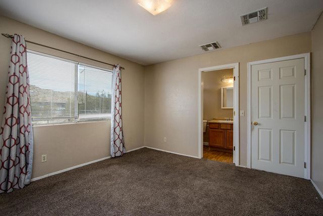 7120 Cholla Avenue, Yucca Valley, CA 92284