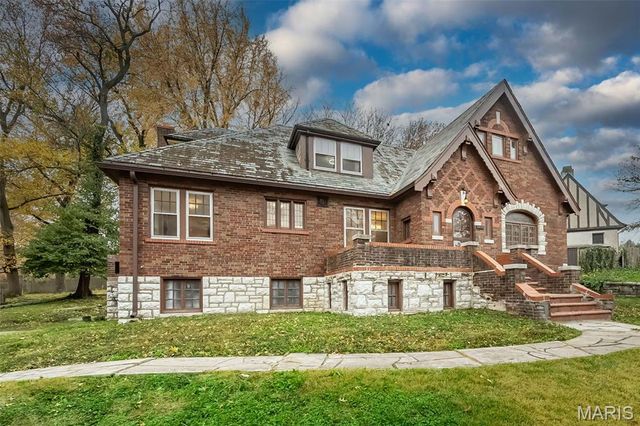 7280 South Roland Blvd, Pasadena Hills, MO 63121