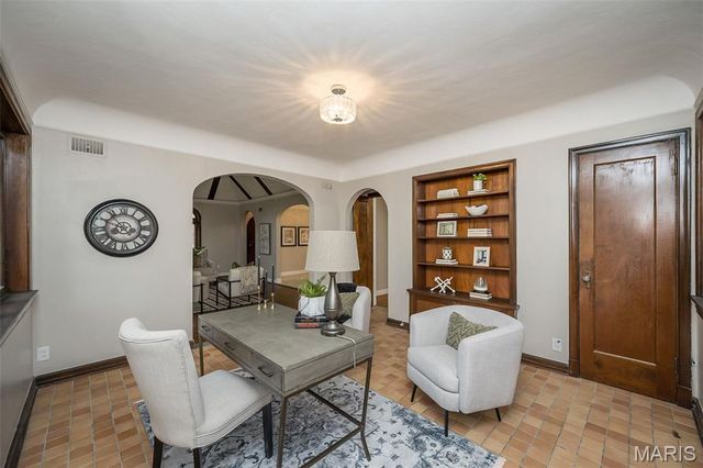 7280 South Roland Blvd, Pasadena Hills, MO 63121