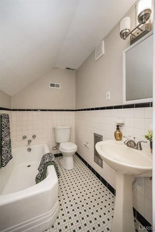 7280 South Roland Blvd, Pasadena Hills, MO 63121