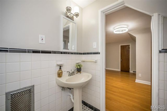 7280 South Roland Blvd, Pasadena Hills, MO 63121