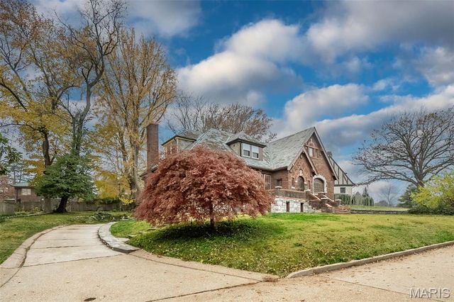 7280 South Roland Blvd, Pasadena Hills, MO 63121