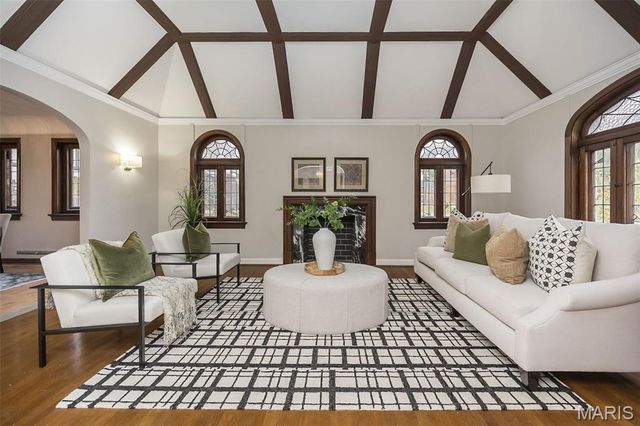 7280 South Roland Blvd, Pasadena Hills, MO 63121