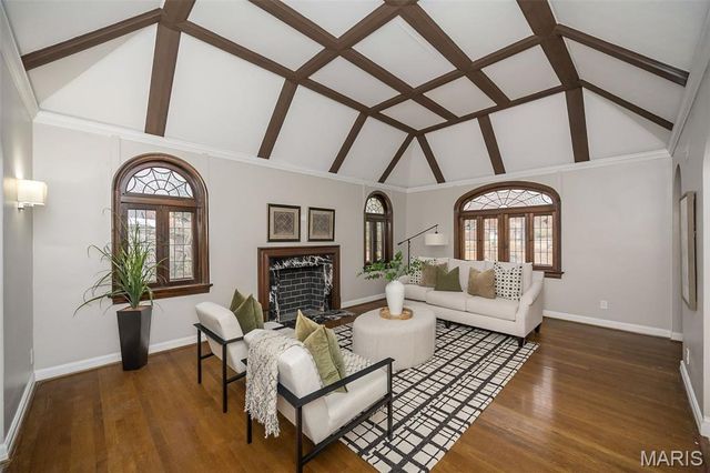 7280 South Roland Blvd, Pasadena Hills, MO 63121