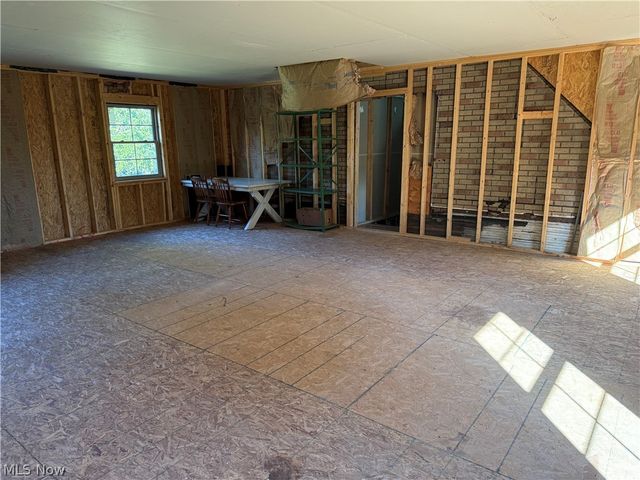 1939 Waterford Road, East Palestine, OH 44413