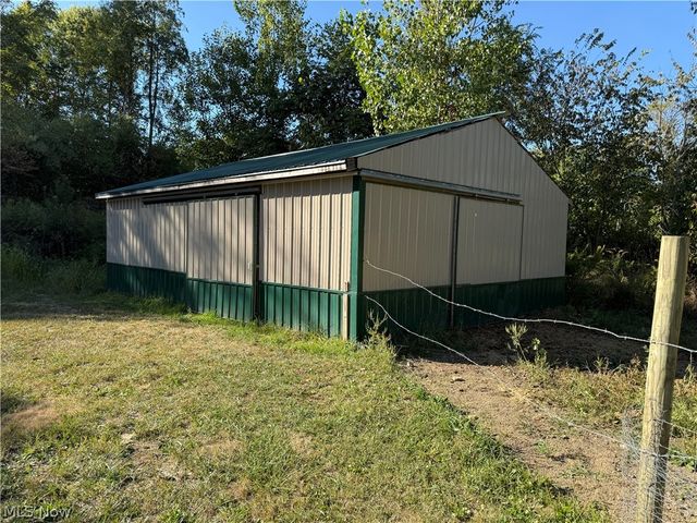 1939 Waterford Road, East Palestine, OH 44413