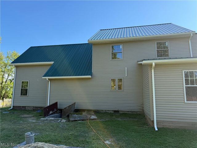 1939 Waterford Road, East Palestine, OH 44413