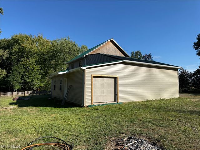 1939 Waterford Road, East Palestine, OH 44413