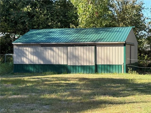 1939 Waterford Road, East Palestine, OH 44413