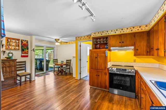 2355 Laurel Av NE, Salem, OR 97301