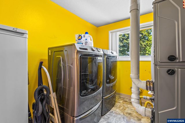 2355 Laurel Av NE, Salem, OR 97301