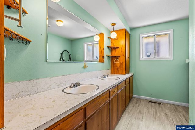2355 Laurel Av NE, Salem, OR 97301