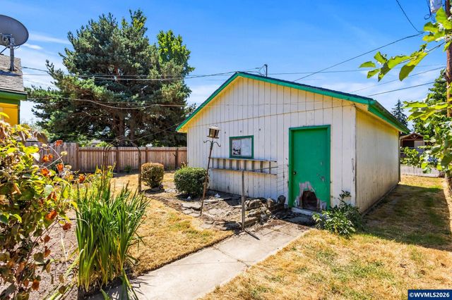 2355 Laurel Av NE, Salem, OR 97301