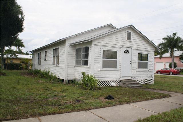 702 W OLYMPIA AVENUE, Punta Gorda, FL 33950