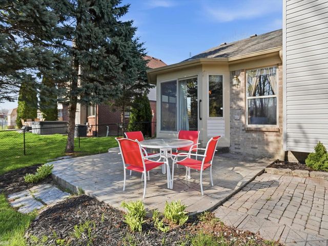 52625 Bree Drive, New Baltimore, MI 48047