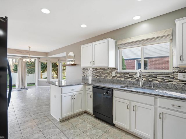 52625 Bree Drive, New Baltimore, MI 48047