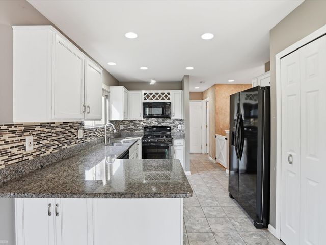 52625 Bree Drive, New Baltimore, MI 48047