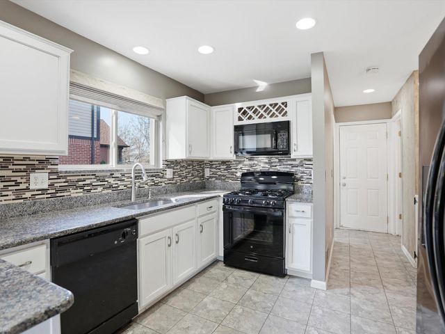 52625 Bree Drive, New Baltimore, MI 48047