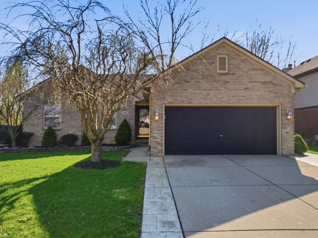 52625 Bree Drive, New Baltimore, MI 48047